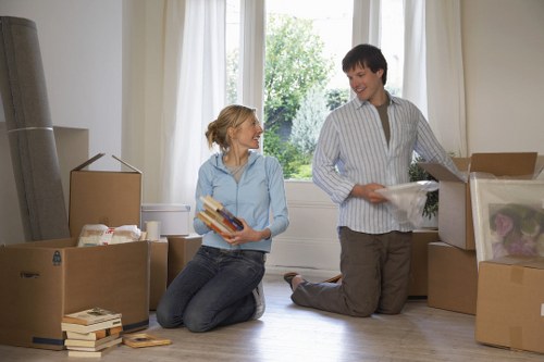 Apartment move with small removal service in Wapping